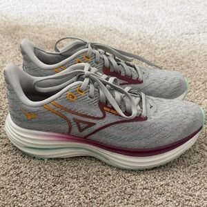 Mizuno Women's Wave Rider 29 Gray and Purple